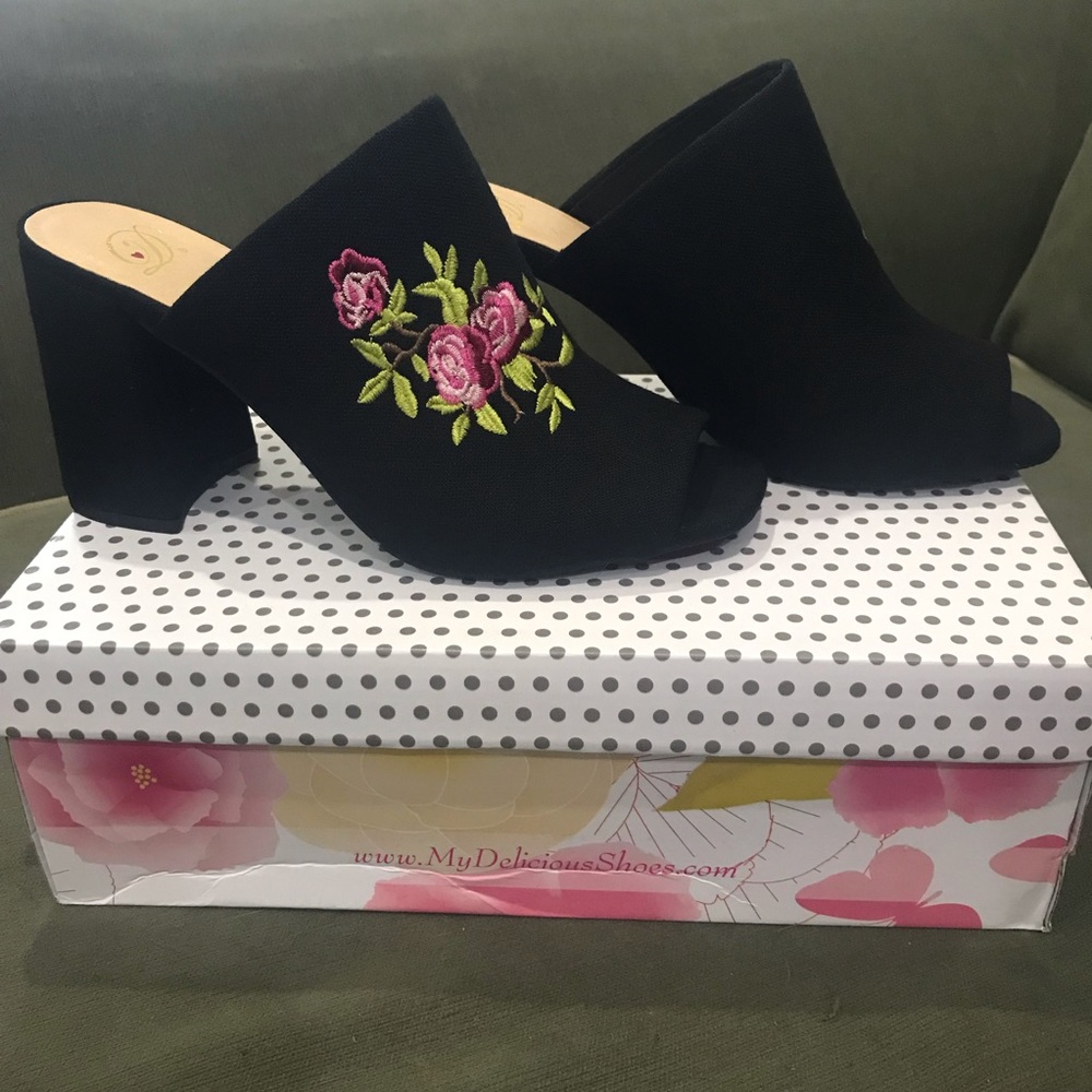 NEW 🌹Gorgeous Mules